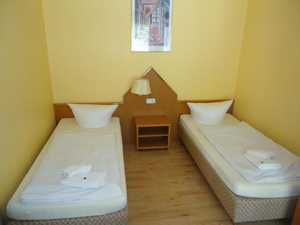 Hotel Ottersleben Magdeburgo Quarto foto